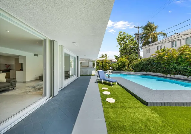 Homes for sale in Carolina, PR | 2 Calle Mar De Irlanda, Carolina, PR 00979 | MLS# PR9121181