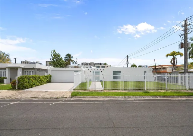 Homes for sale in Carolina, PR | 2 Calle Mar De Irlanda, Carolina, PR 00979 | MLS# PR9121181