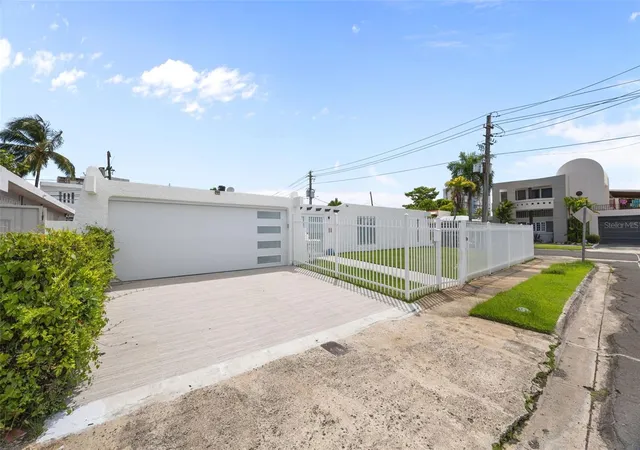 Homes for sale in Carolina, PR | 2 Calle Mar De Irlanda, Carolina, PR 00979 | MLS# PR9121181