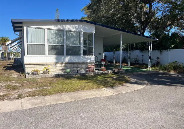 Photo 3 of Manufactured home for sale at 29250 Us Hwy 19 N #570, Clearwater, FL 33761 | MLS# TB8506026 | Listing updated on 2026-07-20