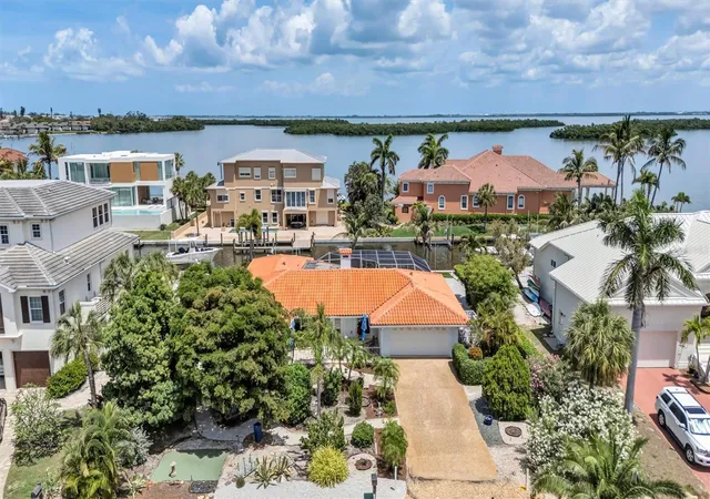 Homes for sale in Longboat Key, FL | 617 Rountree Dr, Longboat Key, FL 34228 | MLS# A4692822