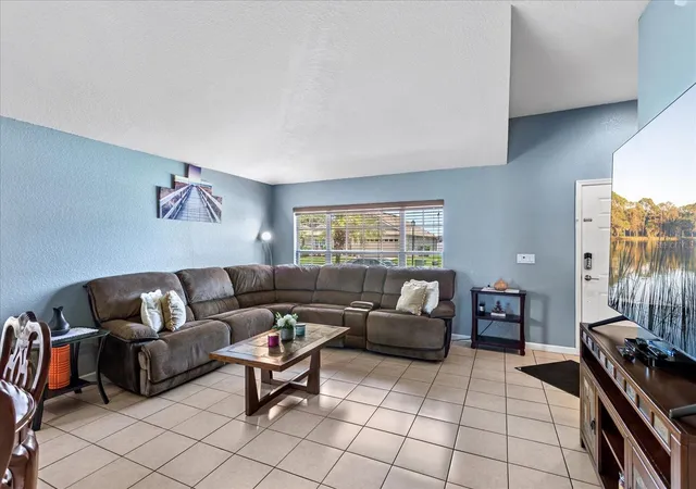 Photo 4 of Single family home for sale at 2886 Oconnell Dr, Kissimmee, FL 34741 | MLS# O6405575 | Listing updated on 2026-08-04