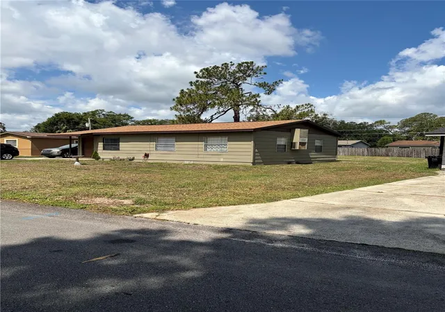 Homes for sale in Lakeland, FL | 1106 Milner Dr W, Lakeland, FL 33810 | MLS# P4938661