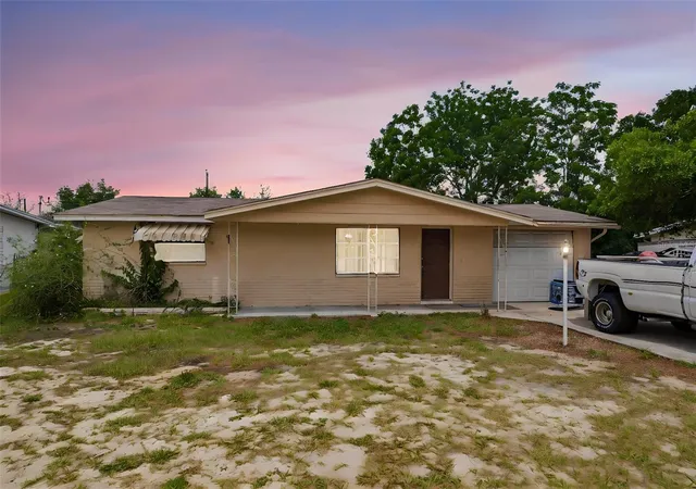 Photo 1 of Single family home for sale at 10 S Jackson St, Beverly Hills, FL 34465 | MLS# W7885537 | Listing updated on 2026-10-02