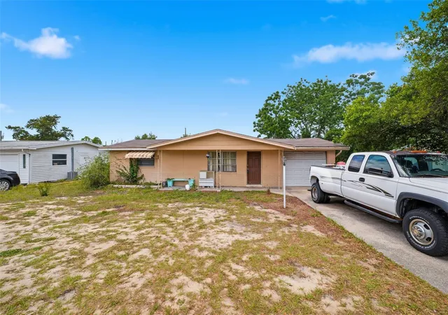 Photo 2 of Single family home for sale at 10 S Jackson St, Beverly Hills, FL 34465 | MLS# W7885537 | Listing updated on 2026-10-02