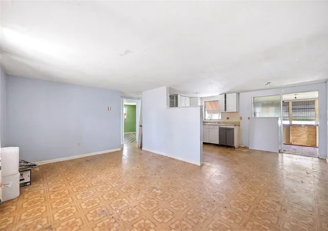 Photo 3 of Single family home for sale at 10 S Jackson St, Beverly Hills, FL 34465 | MLS# W7885537 | Listing updated on 2026-10-02