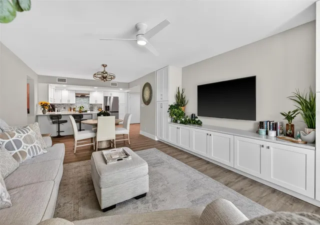 4th image of 100 Oakmont Ln #107 & 108, Belleair, FL 33756 | MLS# TB8506070
