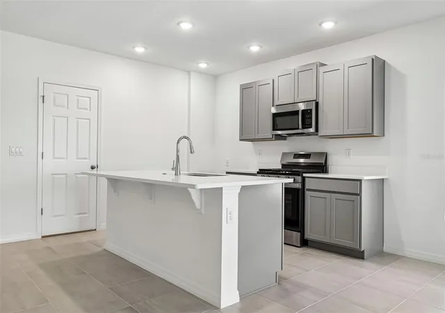 Photo 3 of Single family home for sale at 24550 Hodges Reserve Ave, Howey In The Hills, FL 34737 | MLS# O6405613 | Listing updated on 2026-10-07