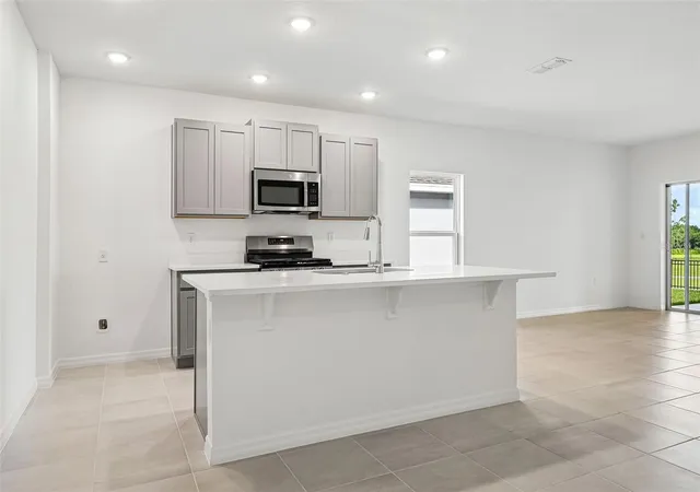 Photo 3 of Single family home for sale at 24550 Hodges Reserve Ave, Howey In The Hills, FL 34737 | MLS# O6405613 | Listing updated on 2026-10-09