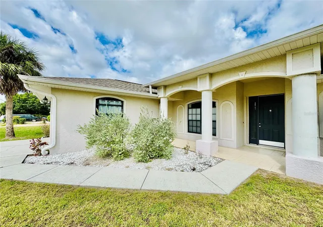 Photo 3 of Single family home for sale at 3309 N Cranberry Blvd, North Port, FL 34286 | MLS# N6144245 | Listing updated on 2026-08-31