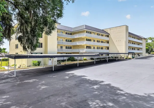1st image of 101 N Grandview St #1, Mount Dora, FL 32757 | MLS# G5112046