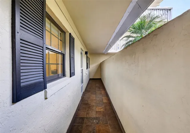 2nd image of 101 N Grandview St #1, Mount Dora, FL 32757 | MLS# G5112046