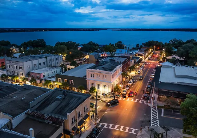 2nd image of 101 N Grandview St, MOUNT DORA, FL 32757