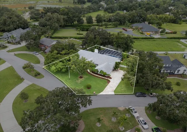3rd image of 725 Heritage Dr Ne, Winter Haven, FL 33881 | MLS# L4961718