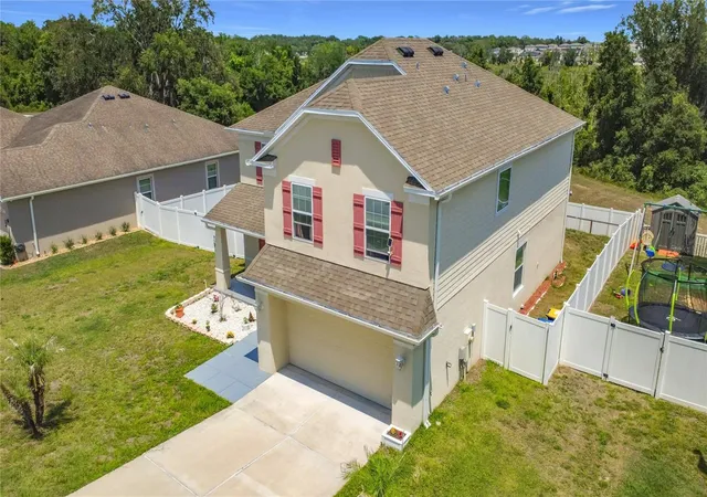 Photo 4 of Single family home for sale at 15523 Gemini Dr, Mascotte, FL 34753 | MLS# O6405661 | Listing updated on 2026-05-31