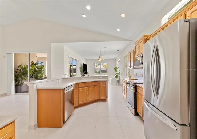 5th image of 8135 Indigo Ridge Ter, Bradenton, FL 34201 | MLS# TB8506135