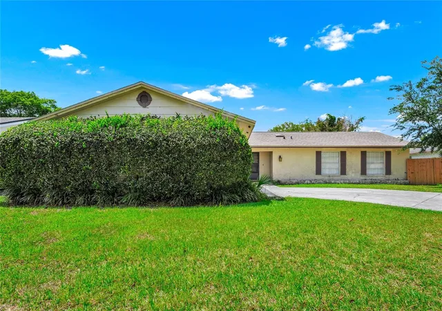 Photo 3 of Single family home for sale at 5060 Andrea Blvd, Orlando, FL 32807 | MLS# O6405712 | Listing updated on 2026-09-12