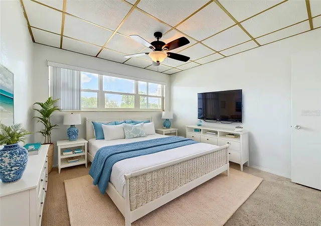 Listing Photo 5 - Condo for sale in building located at 5860 43Rd Ter N, St. Petersburg, FL 33709 - Unit #1513