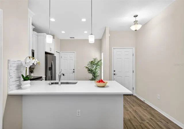3rd image of 2464 Stapleford Pl, Wesley Chapel, FL 33543 | MLS# TB8506166