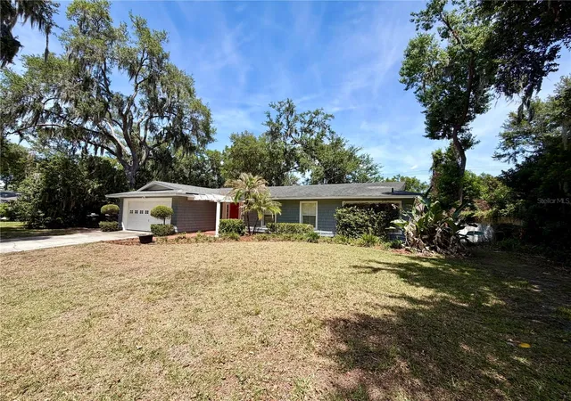 Photo 3 of Single family home for sale at 6322 Oak Sq E, Lakeland, FL 33813 | MLS# L4961726 | Listing updated on 2026-10-03
