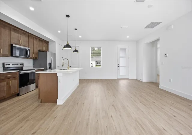 3rd image of 1 Oak Trl, Ocala, FL 34472 | MLS# OM724252
