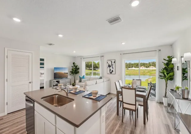 4th image of 2170 Ne 28Th Pl, Ocala, FL 34470 | MLS# OM724270