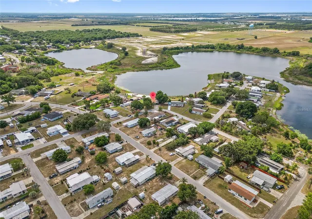 Photo 4 of Manufactured home for sale at 1025 Carver St, Lake Wales, FL 33853 | MLS# K4903477 | Listing updated on 2026-08-20