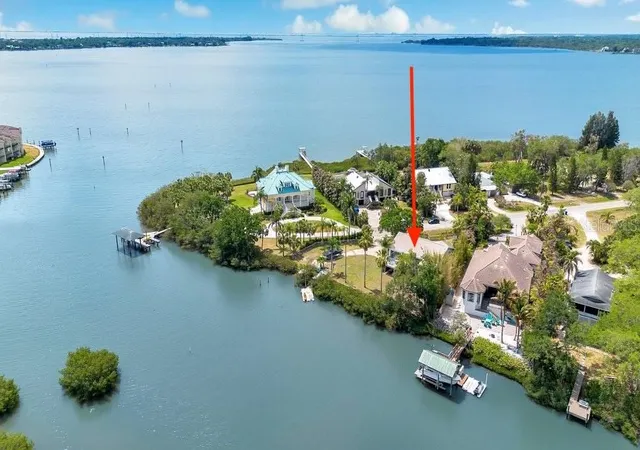 Photo 1 of Single family home for sale at 3858 Shore Blvd, Oldsmar, FL 34677 | MLS# TB8506221 | Listing updated on 2026-09-13
