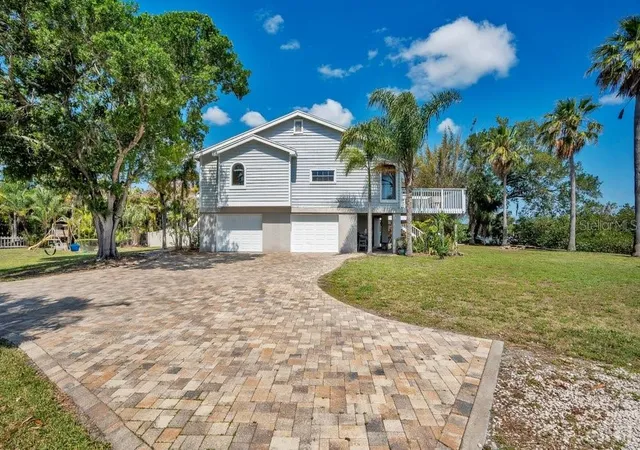 Photo 2 of Single family home for sale at 3858 Shore Blvd, Oldsmar, FL 34677 | MLS# TB8506221 | Listing updated on 2026-09-13