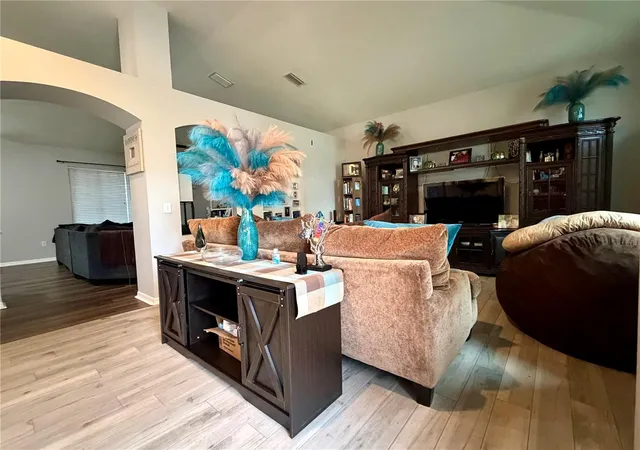 4th image of 4303 Orange Ridge Ct, Valrico, FL 33596 | MLS# TB8506230