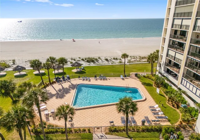 Homes for sale in Clearwater, FL | 1460 Gulf Blvd, Clearwater, FL 33767