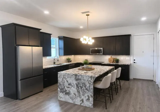 4th image of 1531 29th Avenue N, Saint Petersburg, FL 33704 | MLS# TB8506296