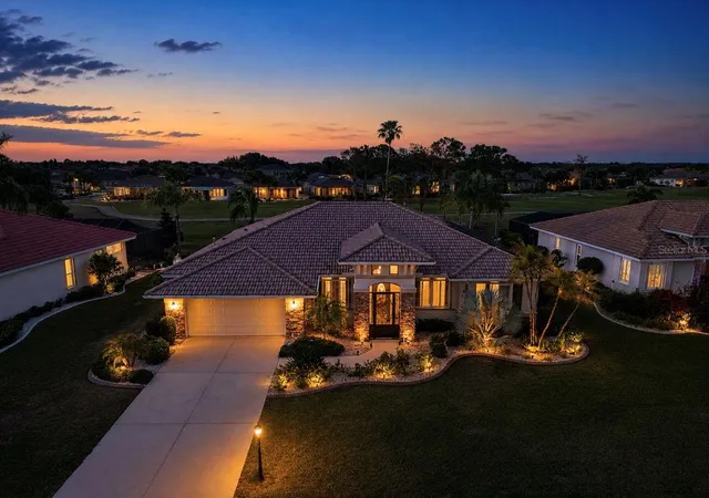 3rd image of 2208 Myrtle Vista Ct, Sun City Center, FL 33573 | MLS# TB8506307