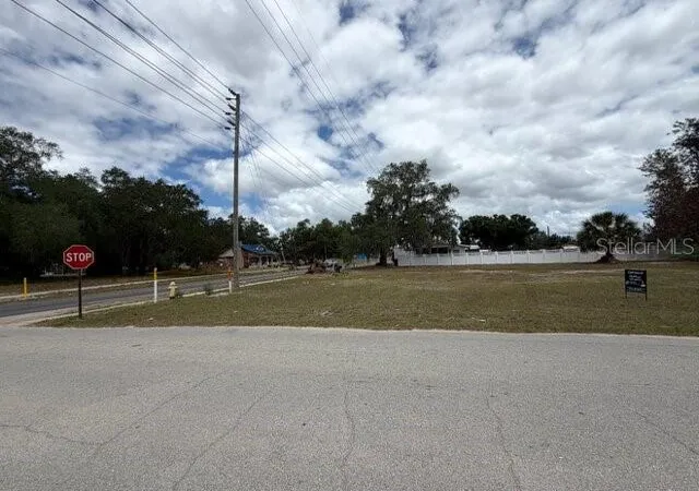 3rd image of 401 E Green St, Avon Park, FL 33825 | MLS# O6405887