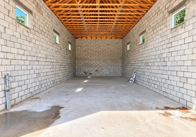 Photo 2 of Single family home for sale at 6030 Hensel Rd, Port Orange, FL 32127 | MLS# V4948966 | Listing updated on 2026-09-22