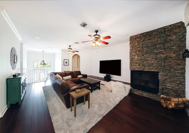 Photo 3 of Single family home for sale at 1397 Lattimore Dr, Clermont, FL 34711 | MLS# O6405897 | Listing updated on 2026-08-09