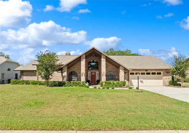 Photo 1 of Single family home for sale at 6219 Huntington Dr, Zephyrhills, FL 33542 | MLS# TB8506321 | Listing updated on 2026-08-05
