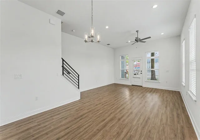5th image of 1031 E Lime St, Lakeland, FL 33801 | MLS# L4961736