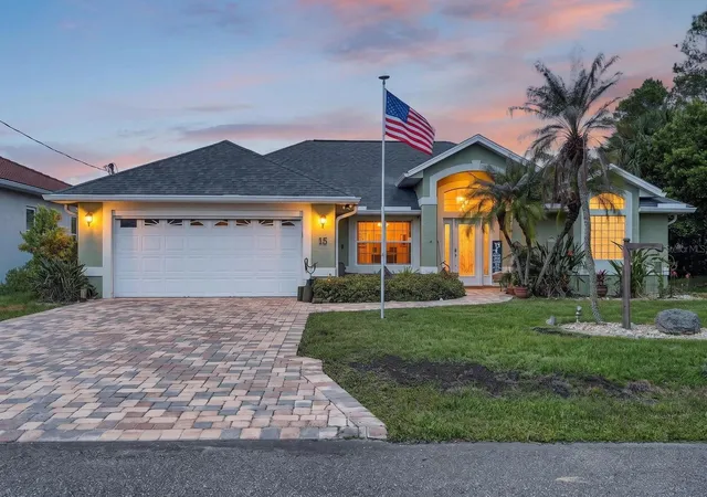 3rd image of 15 Crandon Ct, Palm Coast, FL 32137 | MLS# FC318388