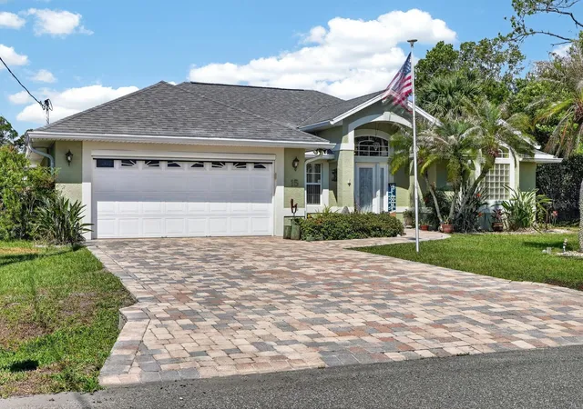 4th image of 15 Crandon Ct, Palm Coast, FL 32137 | MLS# FC318388
