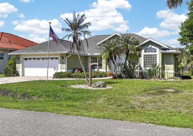 5th image of 15 Crandon Ct, Palm Coast, FL 32137 | MLS# FC318388