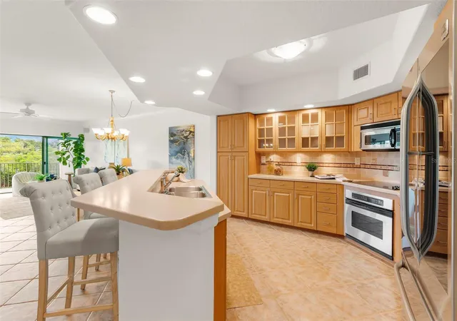 Listing Photo 5 - Condo for sale in building located at 1695 Pinellas Bayway S, St. Petersburg, FL 33715 - Unit #D1
