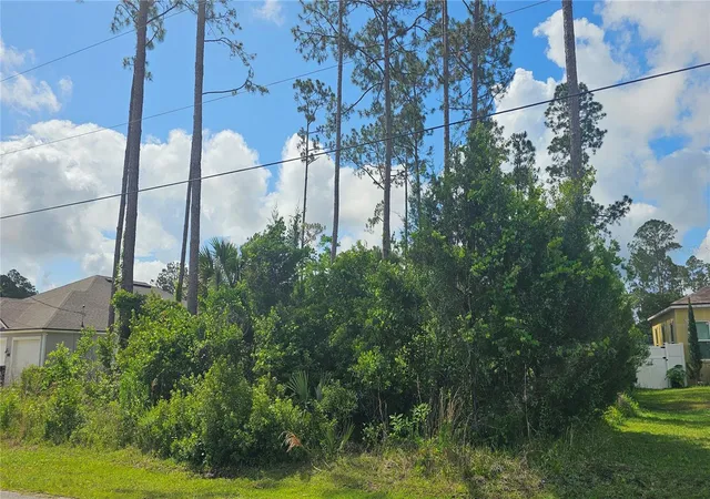 1st image of 13 Robin Hood Ln, Palm Coast, FL 32164 | MLS# FC318389
