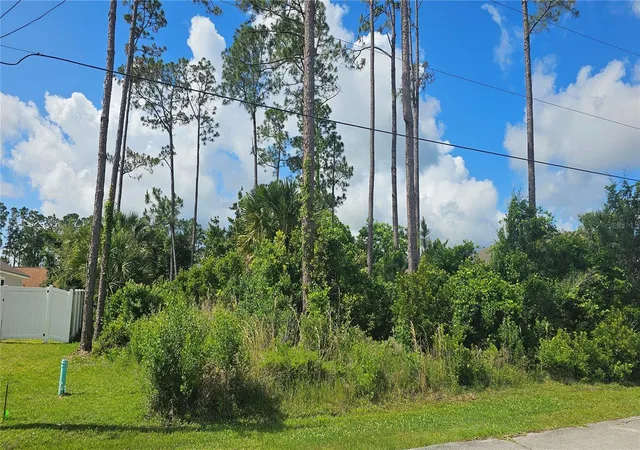 2nd image of 13 Robin Hood Ln, Palm Coast, FL 32164 | MLS# FC318389