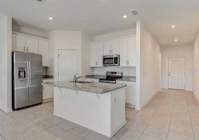Photo 3 of Single family home for sale at 9221 Harris Hawk Dr, Leesburg, FL 34788 | MLS# O6405947 | Listing updated on 2026-10-10