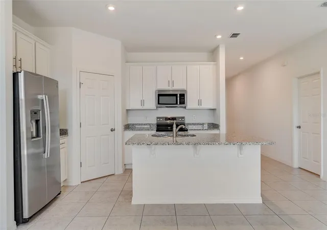 Photo 3 of Single family home for sale at 9221 Harris Hawk Dr, Leesburg, FL 34788 | MLS# O6405947 | Listing updated on 2026-10-10