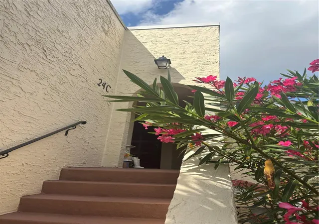 3rd image of 6101 34Th St W #24C, Bradenton, FL 34210 | MLS# A4692921