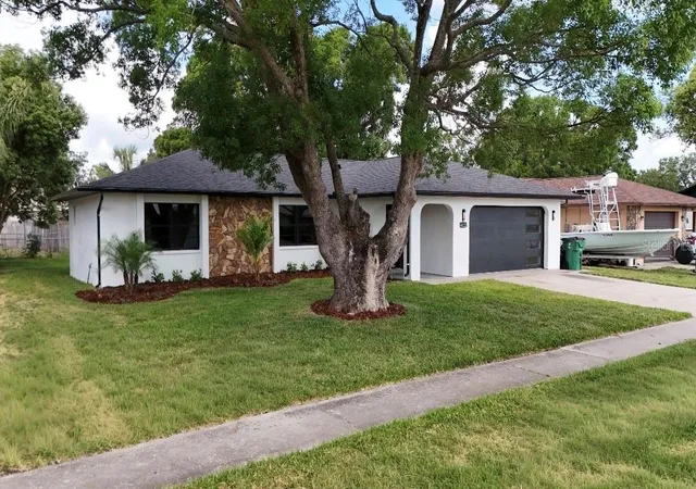 Single family home for sale at 6111 18th Street, Zephyrhills, FL 33542 | MLS# TB8506377 | Listing updated on 2026-08-17
