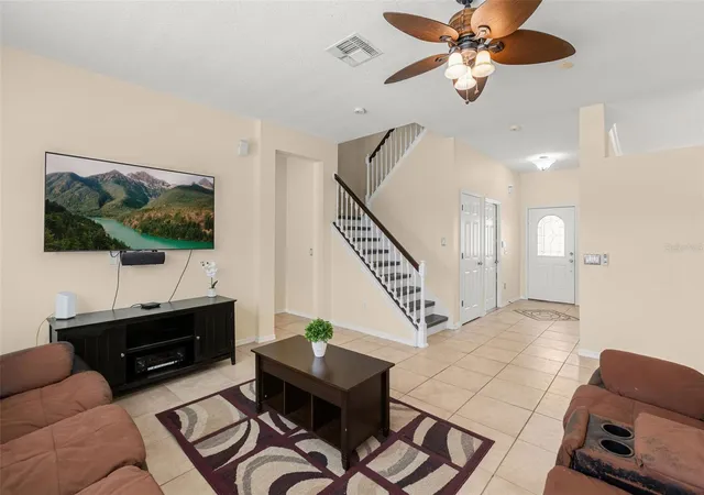 Photo 3 of Single family home for sale at 1573 Anna Catherine Dr, Orlando, FL 32828 | MLS# O6405979 | Listing updated on 2026-09-21