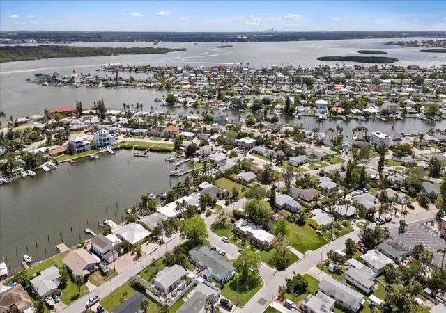 3rd image of 14033 E Parsley Dr, Madeira Beach, FL 33708 | MLS# O6405986